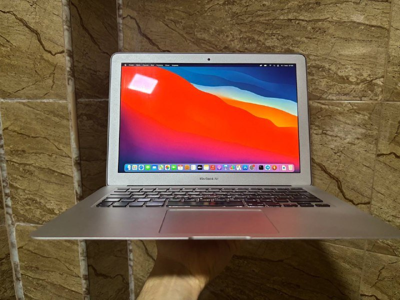 MacBook Air a1466 Intel i5 4GB 256GB SSD 1