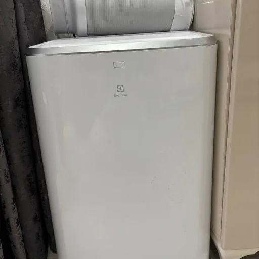 Напольный кондиционер Electrolux