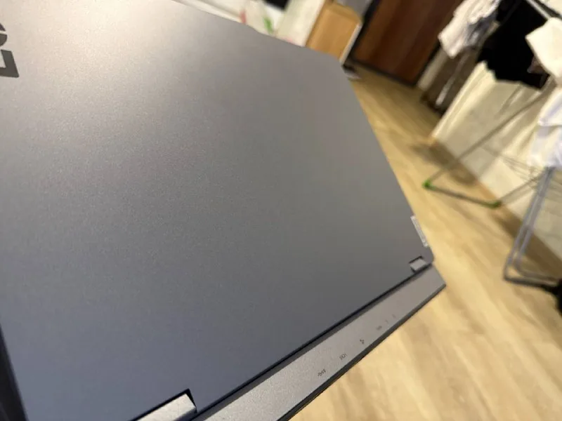 Ноутбук Lenovo LOQ 15AHP10 1