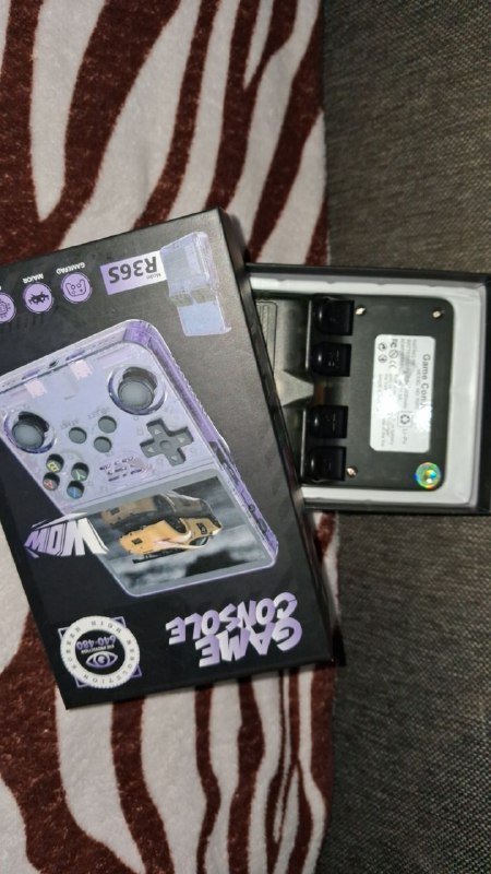 Игровая консоль, защитное стекло, салфетки, инструкция, кабель 2