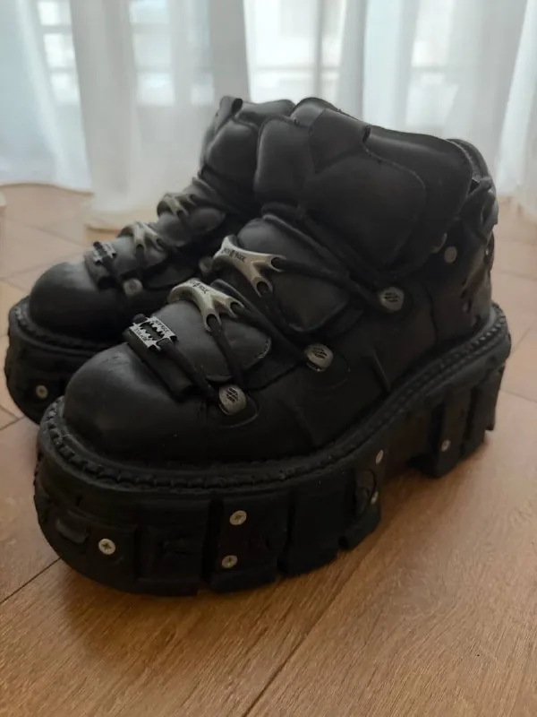 New Rock M-TANK106-C2, Demonia STOMP-08 1