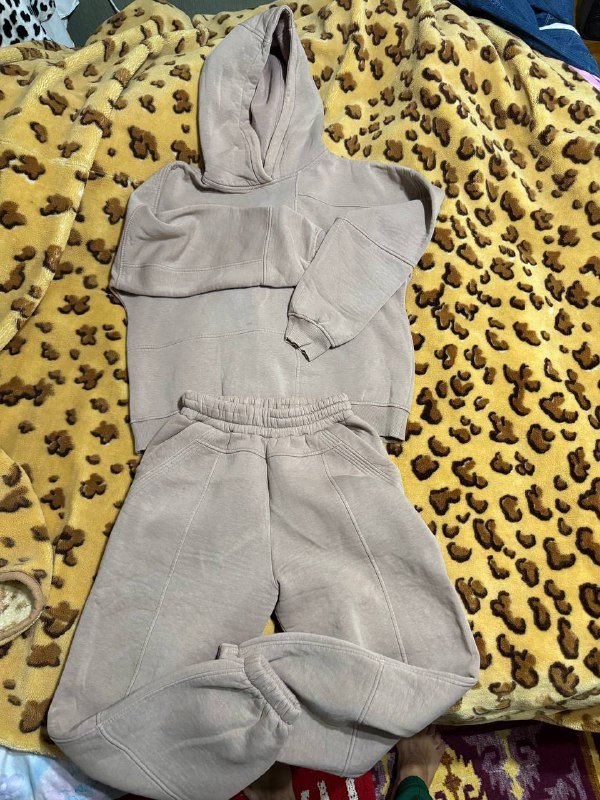 пиджак мужской темно синий XL, куртка женская ярко красная XS-S, куртка горнолыжная S, дубленка женская М, спортивный костюм женский М, джинсовка М 6