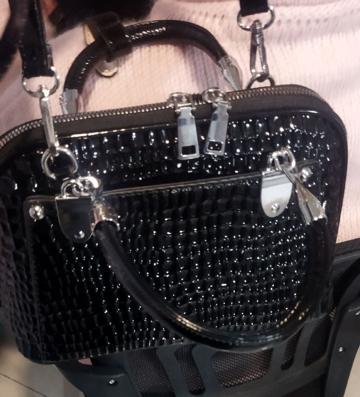 Женские сумки разного цвета и дизайна 5