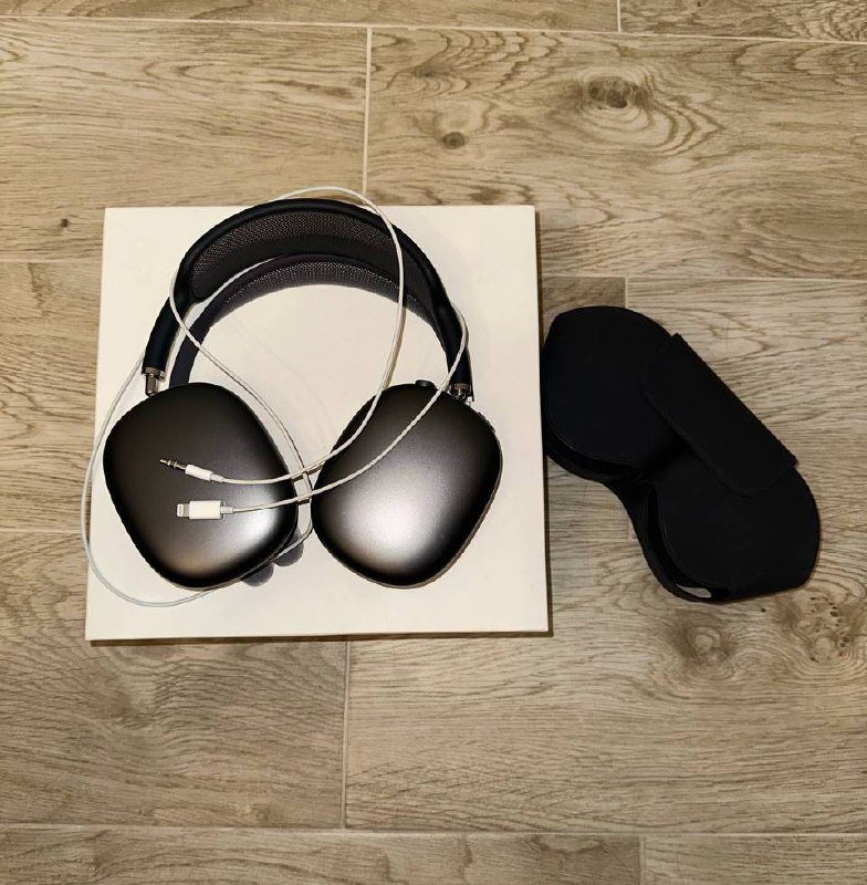 AirPods Max Space Gray с черной повязкой