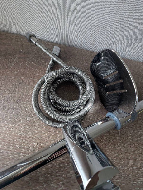 Шланг и держатель для душа