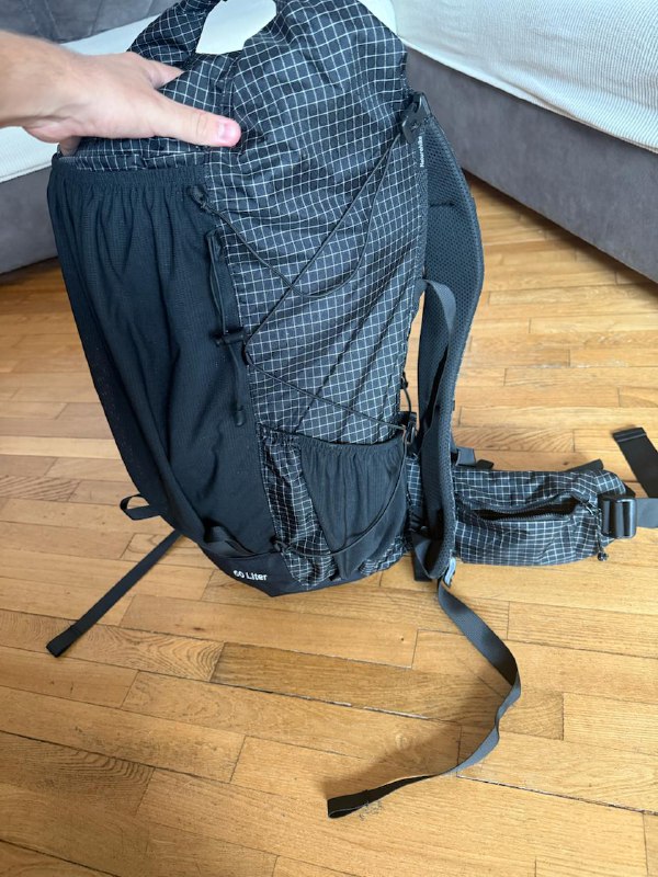 Палатка Naturehike Spider 1, Рюкзак Naturehike Rock 60+5, Трекинговые палки, Коврик-каремат 3