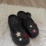 Женская дубленка Zara, сумка Calvin Klein, кеды Adidas Samba, кеды Converse, реплики Birkenstock и Crocs 5