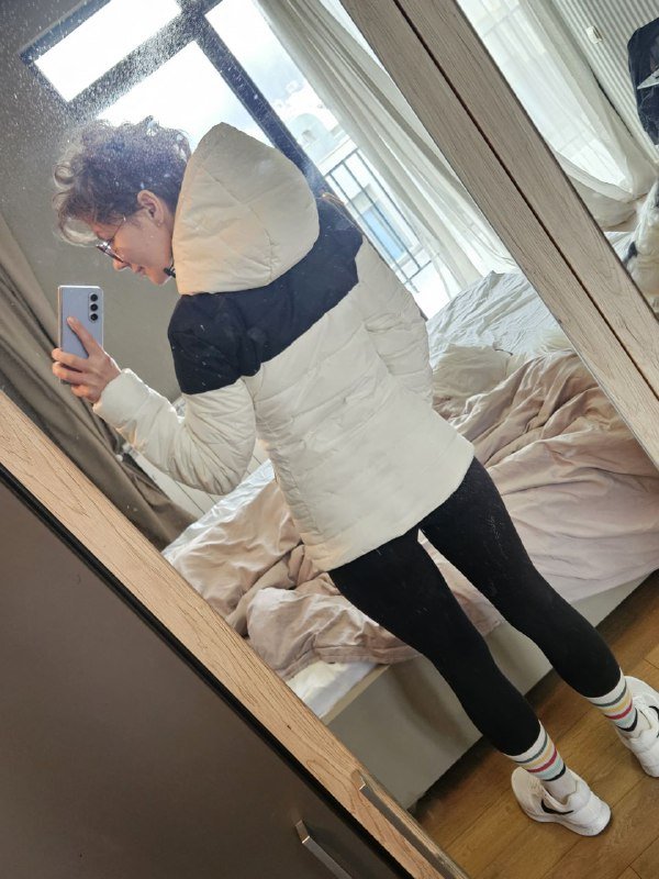 Куртка GUESS Los Angeles женская черно-белая S 2