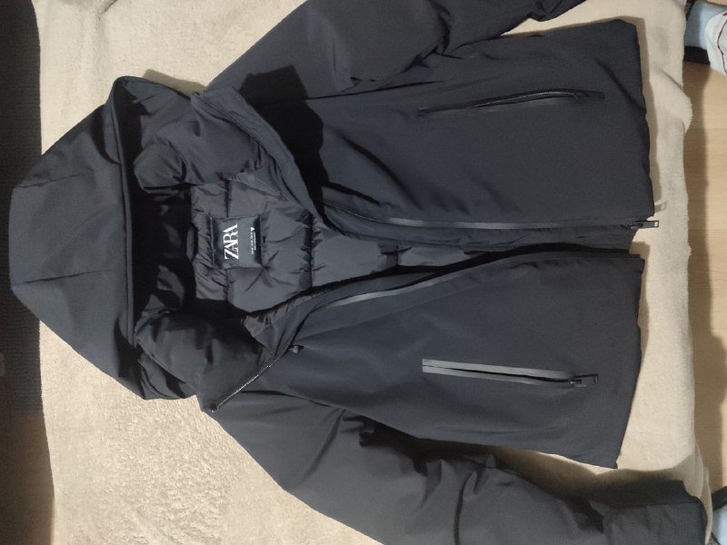 Платье Stradivarius, Джинсы, Куртка черная Zara, Куртка белая, Сумка черная, Сумка бежевая голубая 6