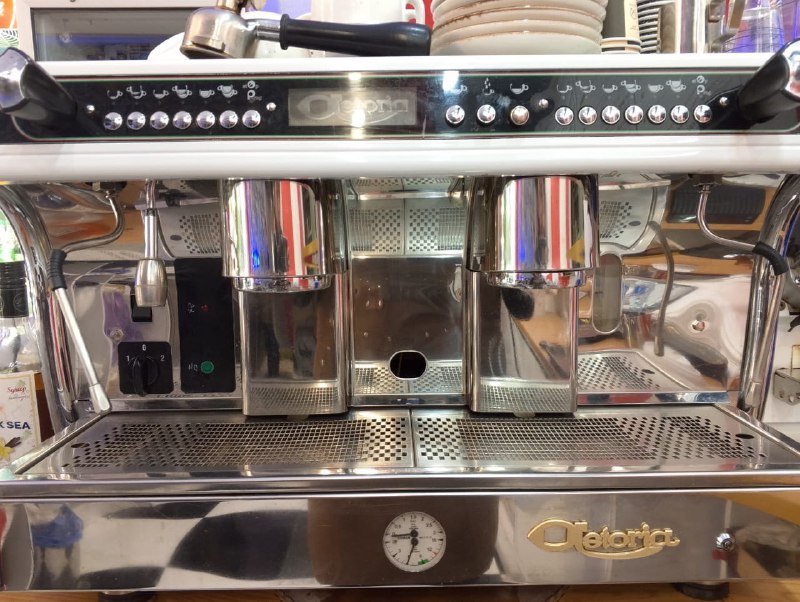 La Cimbali Gloria кофемашина, Nuova Simonelli Mythos кофемолка