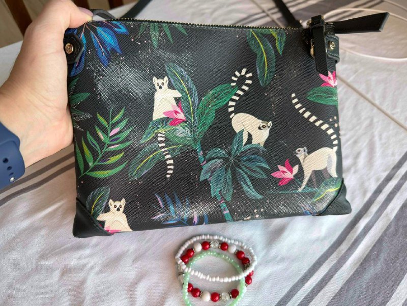 Майки, рубашка, сланцы, сумочка, браслеты 2