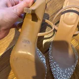 Кроссовки adidas, босоножки Zara, казаки 5