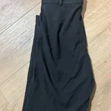 Джинсы и черные штаны XS 8