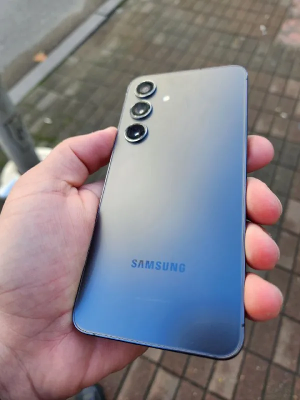 Samsung Galaxy S24 1