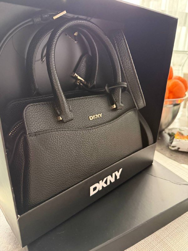 Оригинальная сумка DKNY новая 2