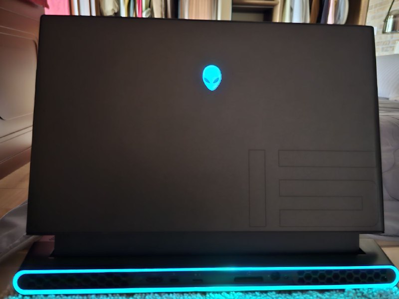 Профессиональный игровой ноутбук Alienware M15 R4 7