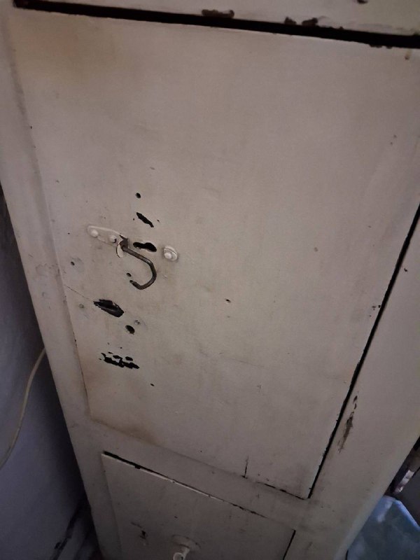 Сейф, телевизор 4