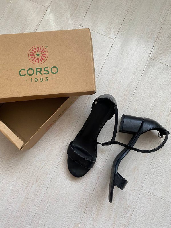 Босоножки Corso черные женские