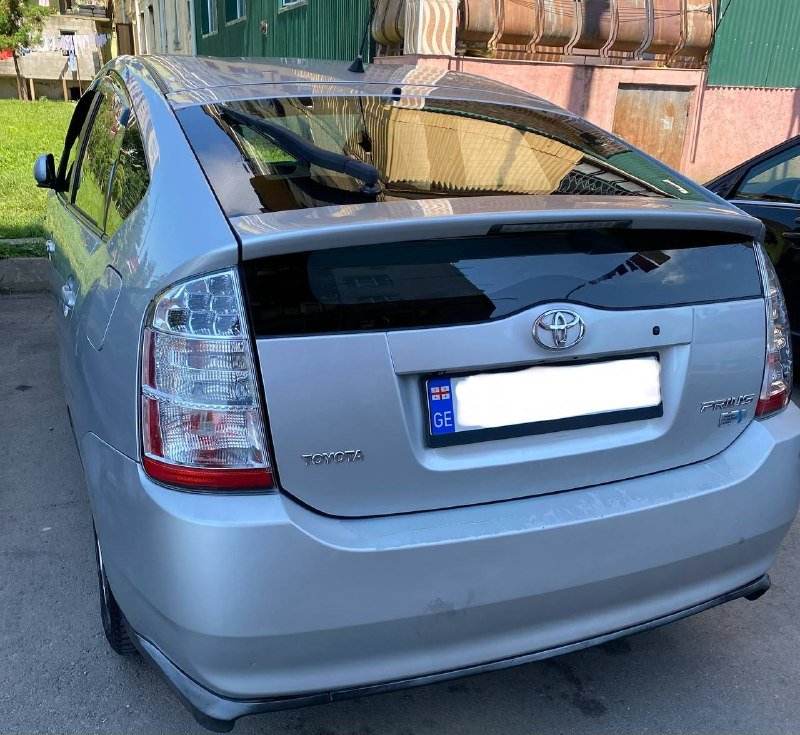 ახალი TOYOTA PRIUS ავტომობილი 4