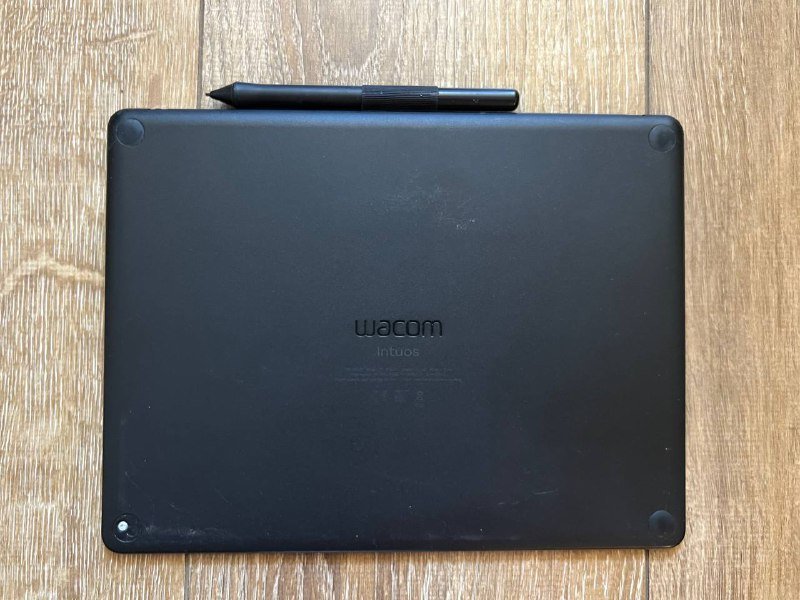Графический планшет Wacom Intuos S со стилусом и пленкой 3