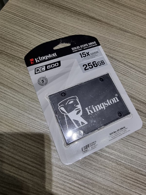 Asus Phoenix GTX 1660, ASUS Prime B460M-K, Kingston SSD 256GB 3