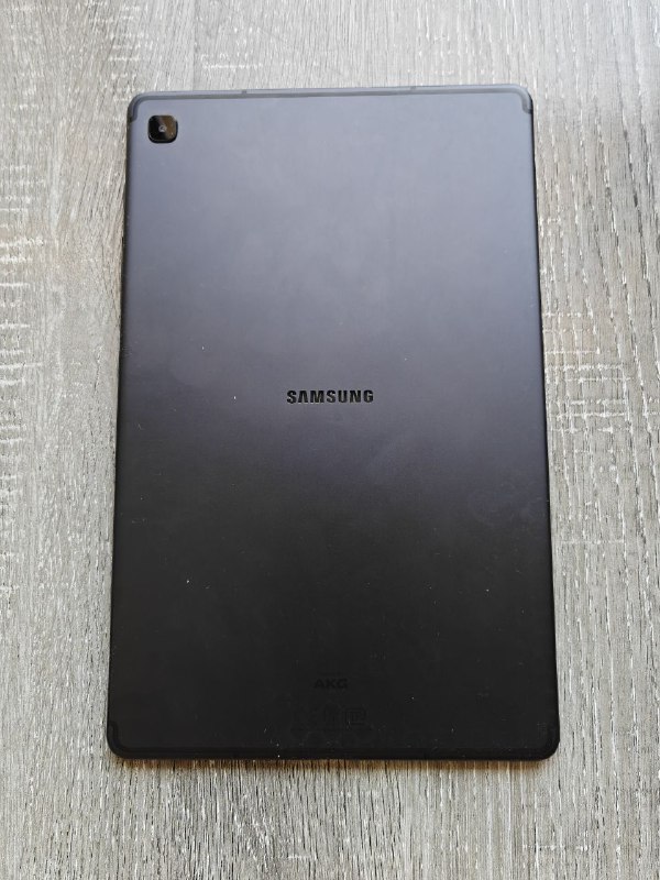 Планшет Samsung Galaxy S6 Lite с чехлом 4