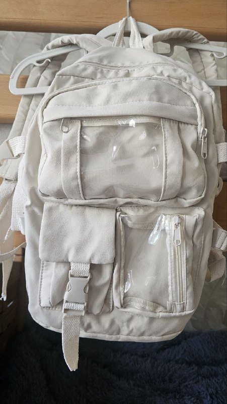 Вместительный рюкзак с множеством отделений