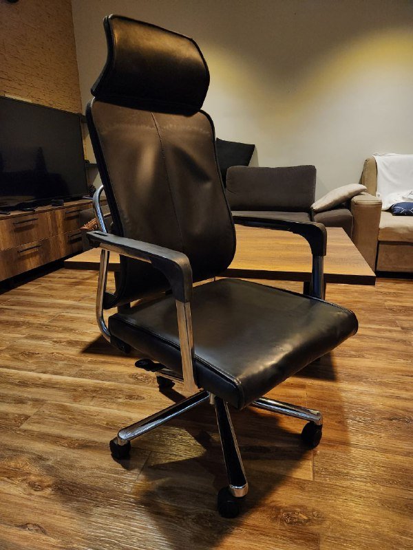 Кресло офисное кожаное