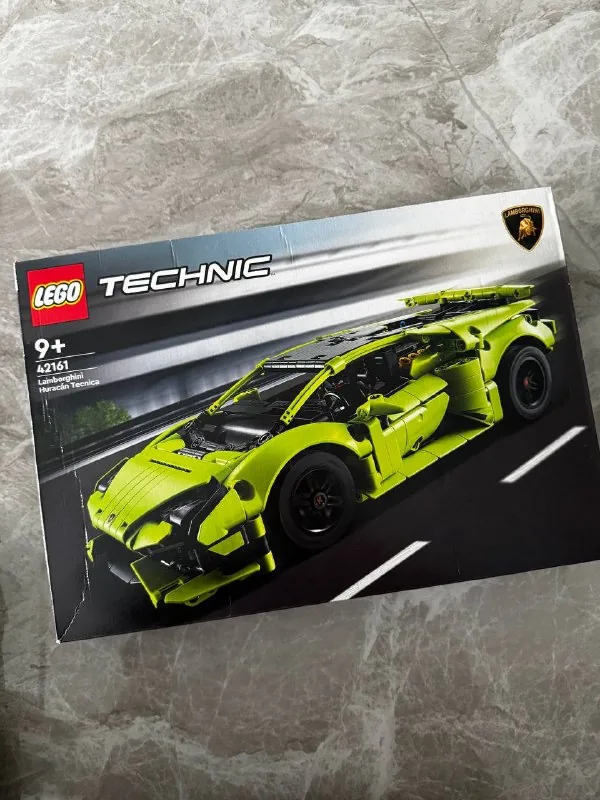 LEGO Technic Lamborghini Huracán Tecnica 42161 1