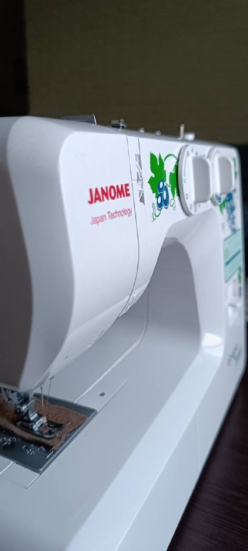 Швейная машина Janome 4