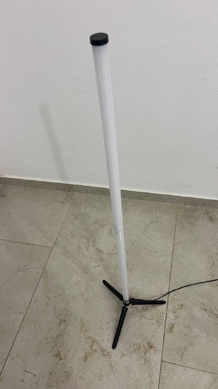 Стул, мойка для головы, лампа, горнолыжный костюм, зеркало, бутылка, шуба, куртка, валик 6