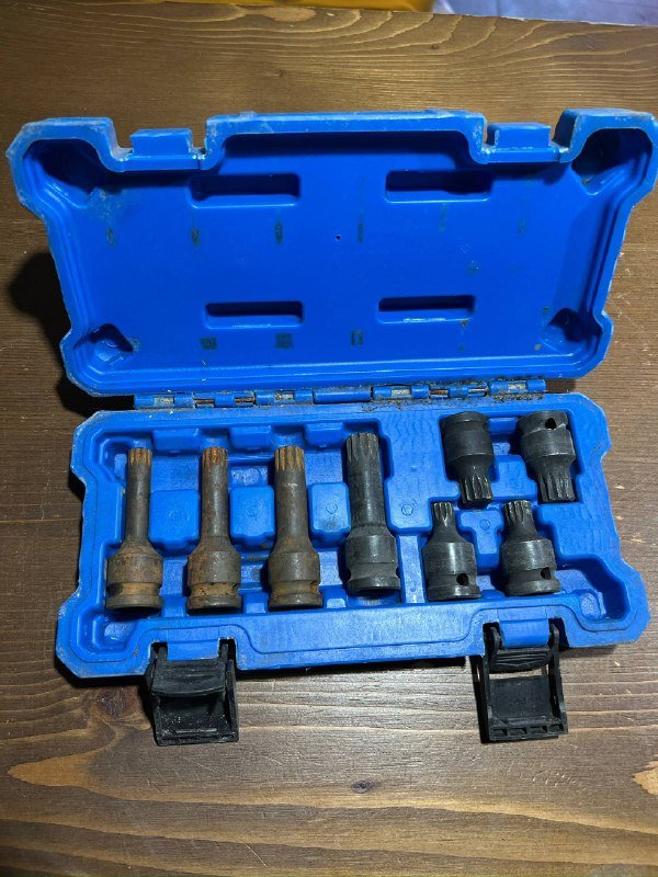 Набор ключей, сварка, набор головок, станок, стойка, кислородный баллон, гайковерт, набор для тормозных цилиндров, компрессор 10