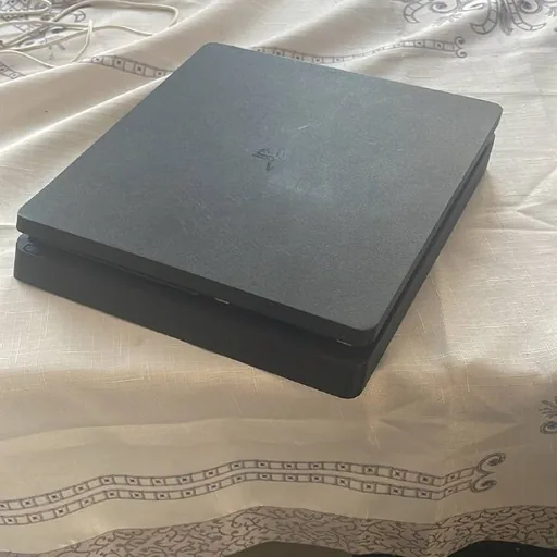 PS4 Slim 1 ТБ, джойстик, HDMI