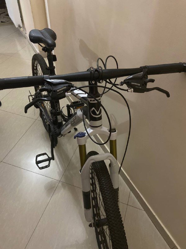 Велосипед с алюминиевой рамой и тормозами Shimano 2