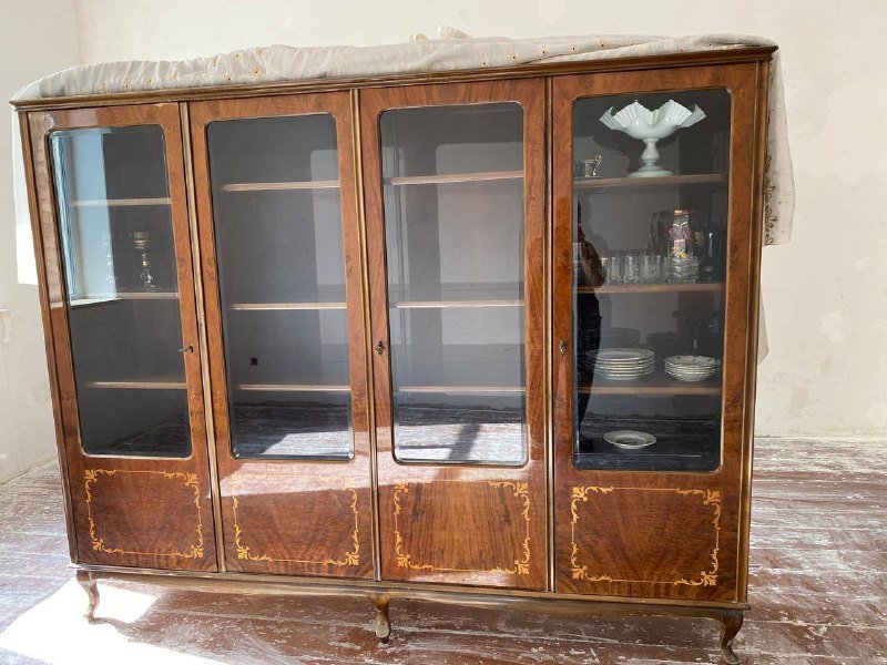 Антикварный шкаф в классическом стиле 6