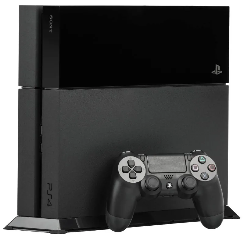 PlayStation 4 с двумя геймпадами 1