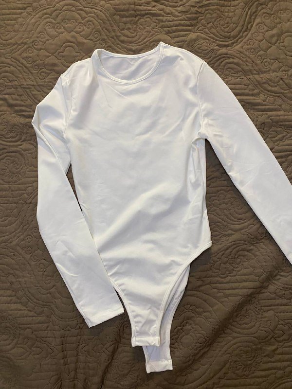 Спортивный костюм, боди белый, браслет с янтарем 3