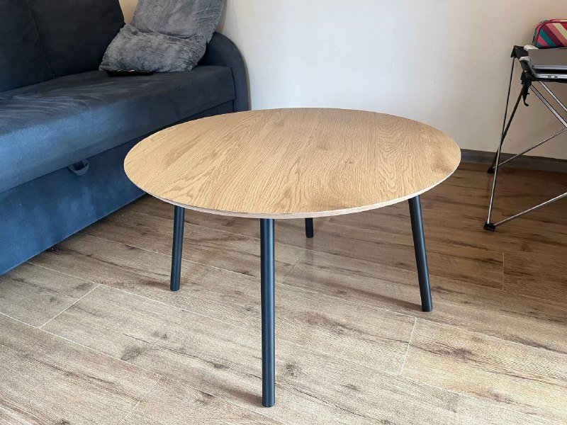 Столик jysk диаметром 70см высотой 43см