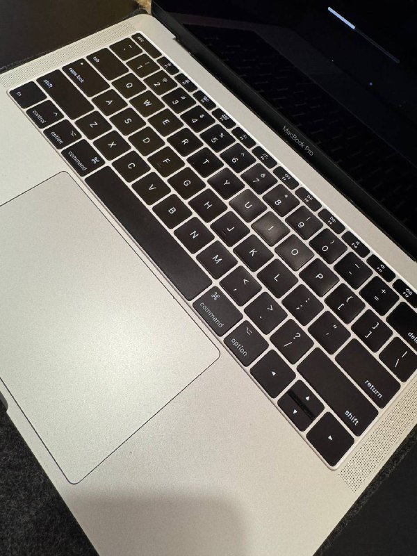 MacBook Pro 13 128ГБ A1708 с зарядкой