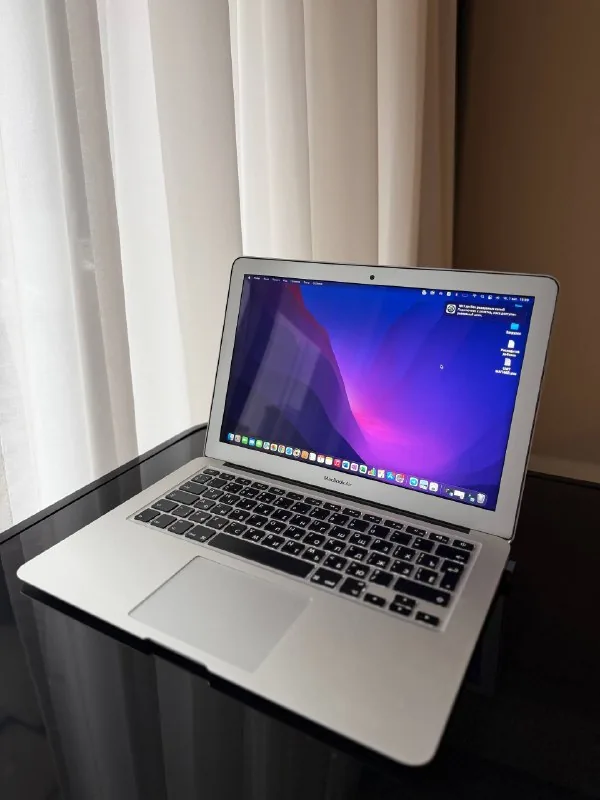 MacBook Air 13" 1