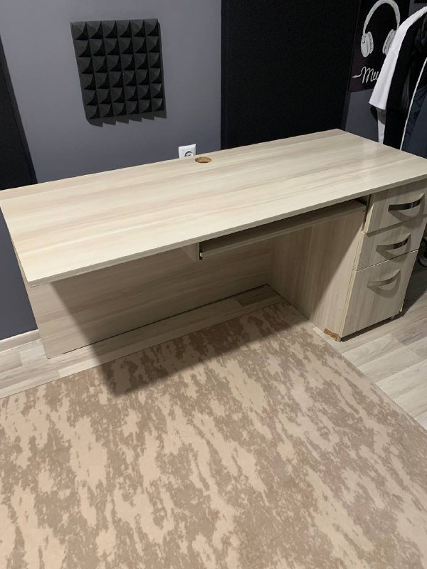 Стол компьютерный, селфи палка штатив, USB hub, стойка штатив наушников