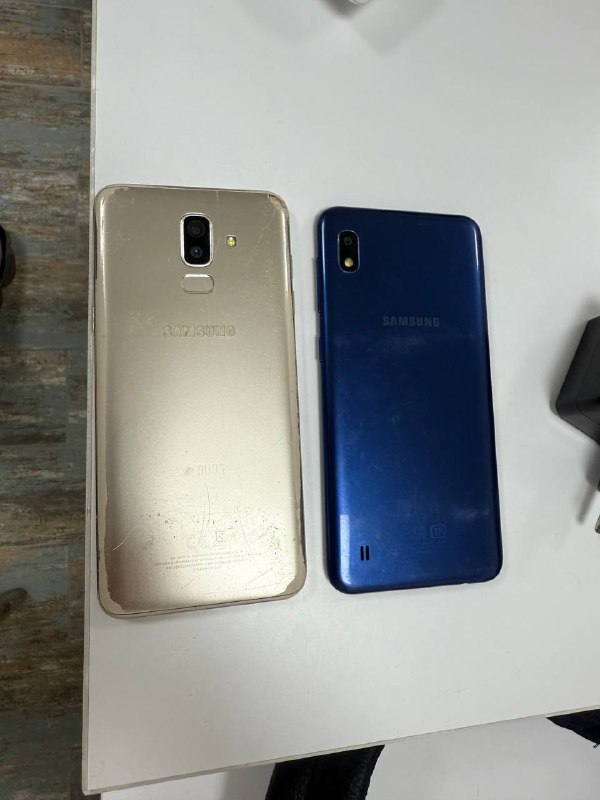 Два Android смартфона Samsung 2