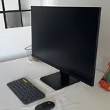 Монитор LG, клавиатура Logitech, мышь, USB-C хаб 1