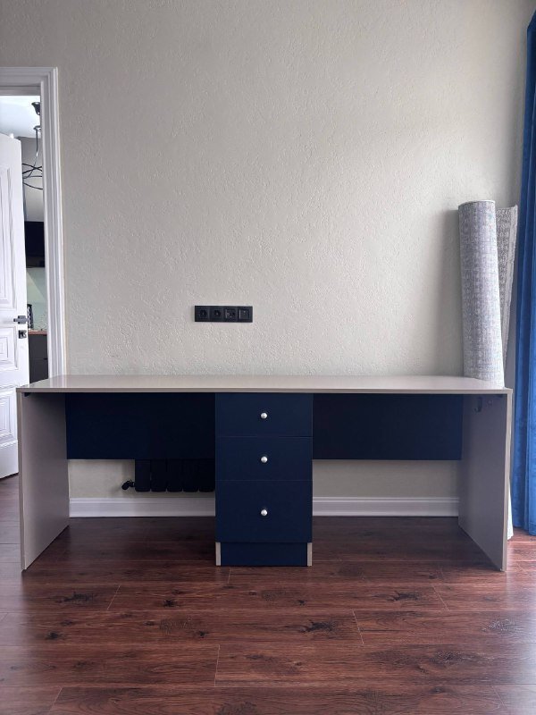 Письменный стол на два места с ящиками