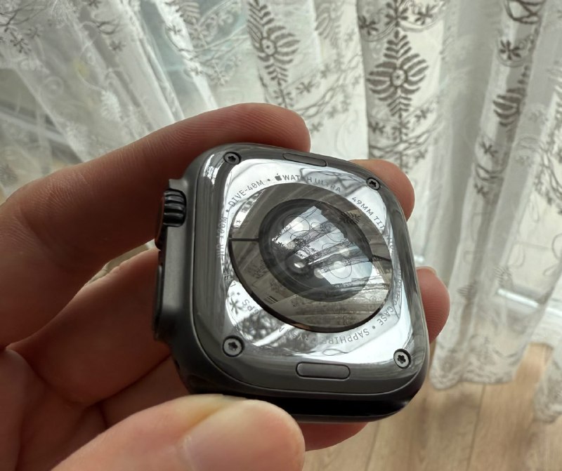 Apple Watch Ultra 2 49mm Black Titanium 3