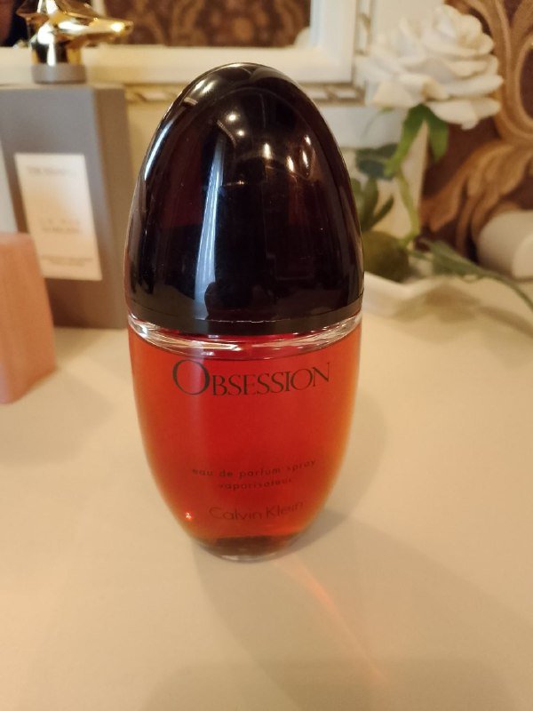 Calvin Klein Obsession, Juice Couture Peace and Love, Juice Couture Hollywood Royal, Chanel Coco Noir, Mugler Angel