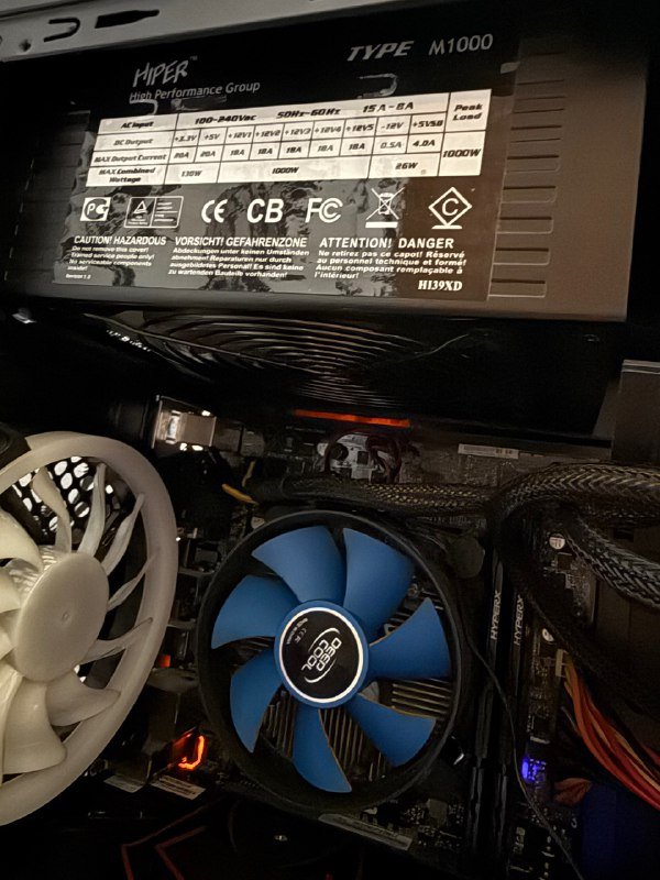 Готовый игровой ПК-комплект с монитором и аксессуарами 3