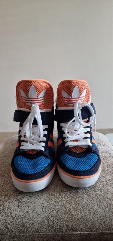 Adidas женские сникерсы кроссовки на танкетке