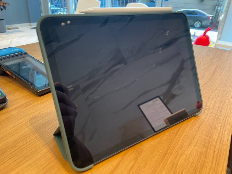 iPad 11 с чехлом, 2 защитными стеклами, кабелем и пенселом 7