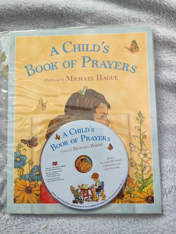 Книга A Child's Book of Prayers с CD